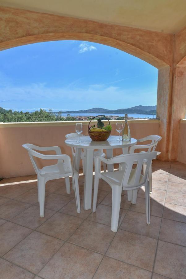 La Costa View Aparthotel Arzachena Buitenkant foto