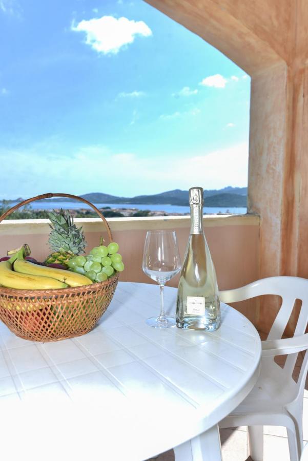 La Costa View Aparthotel Arzachena Buitenkant foto