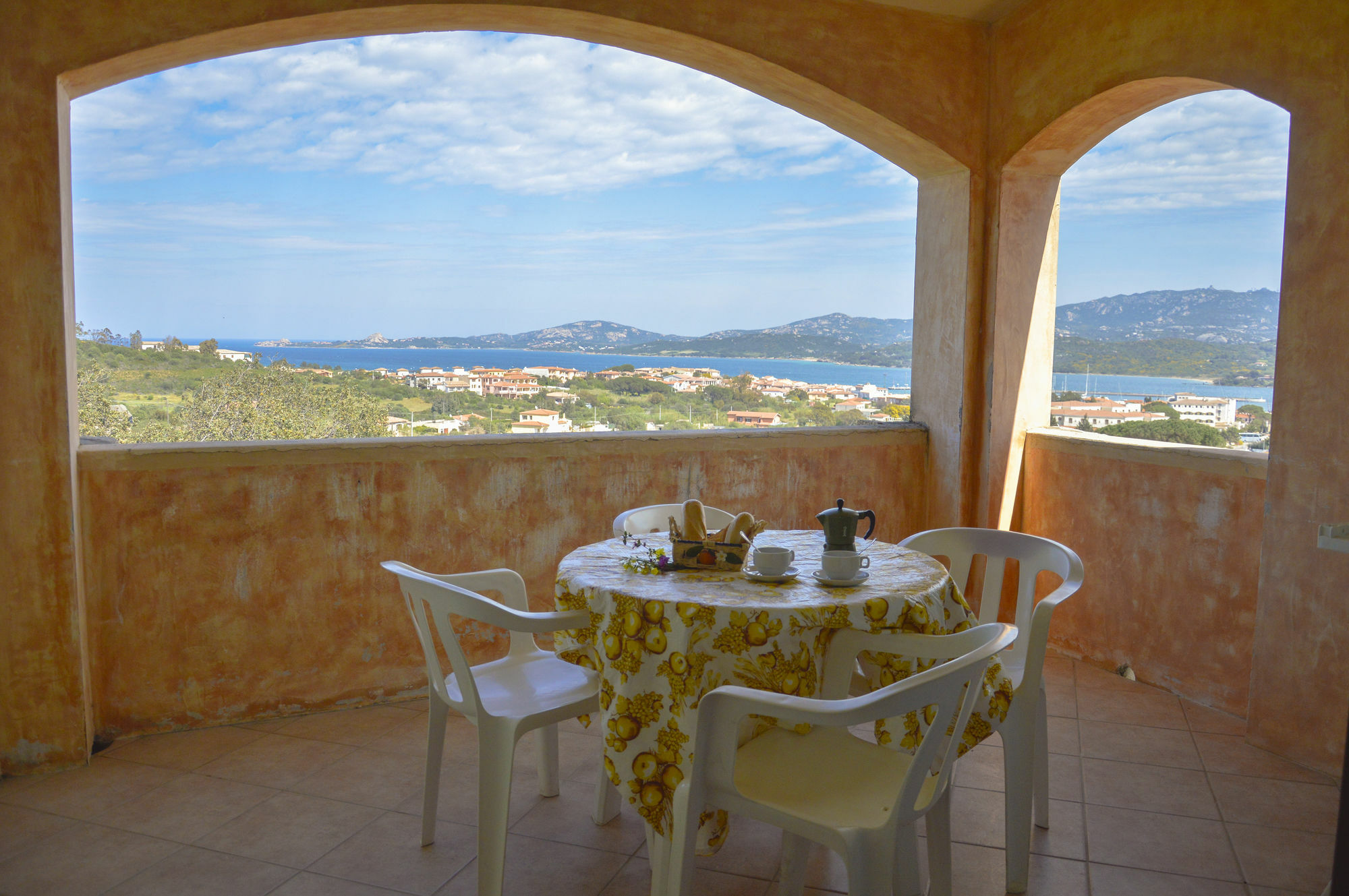 La Costa View Aparthotel Arzachena Buitenkant foto